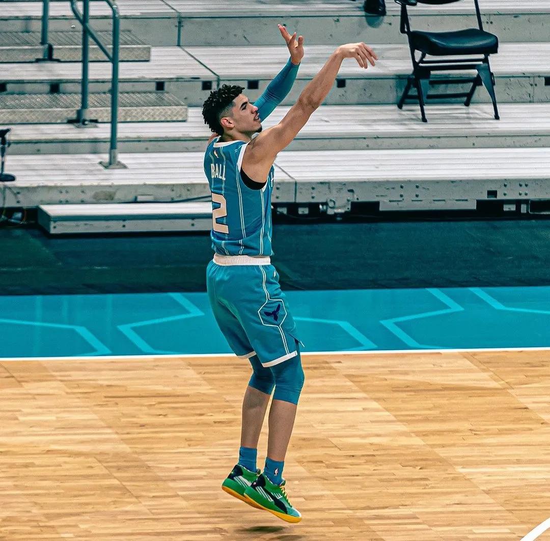 底线三分超远绝杀三球,1.6秒绝杀破百