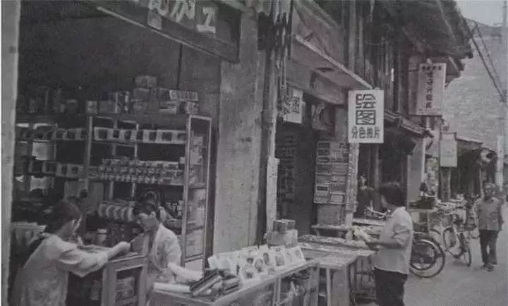 为什么说人生绕不过一台宝马,为什么人生绕不开一辆奔驰