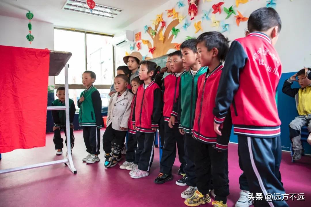 摩旅西藏带着一只狗遇见流浪狗,摩旅西藏路上的藏族同胞