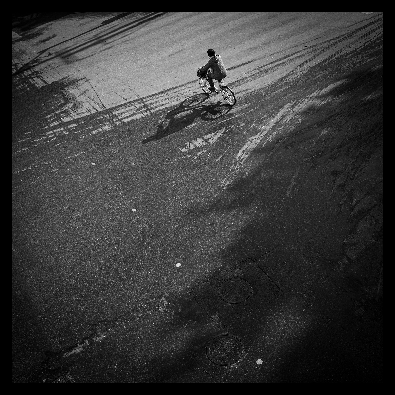 腾龙24mmf2.8全画幅广角微单镜头,腾龙352.8索尼镜头