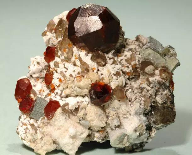 黄金矿石的鉴别方法,100种漂亮矿石