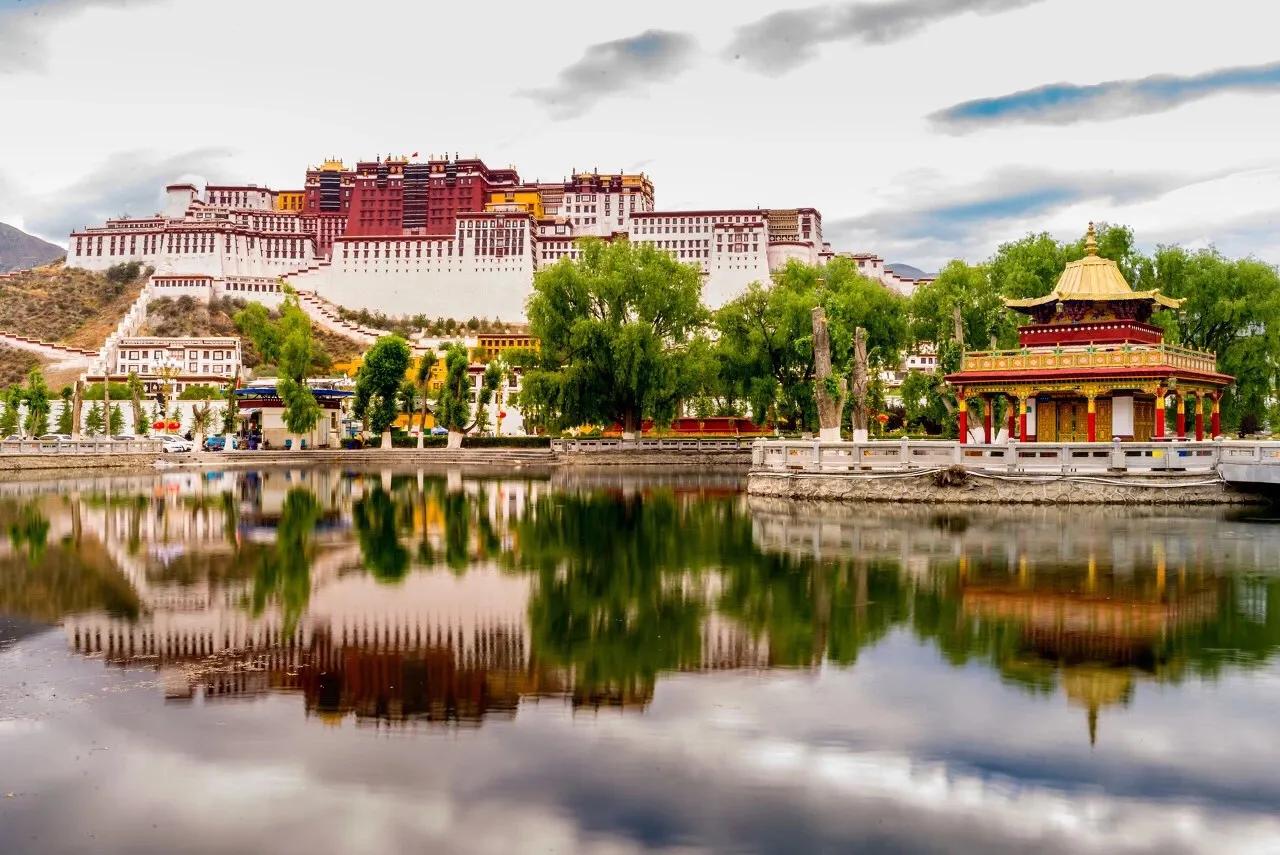 中国唯一不收费的高速公路,中国旅游风景最好的四条高速