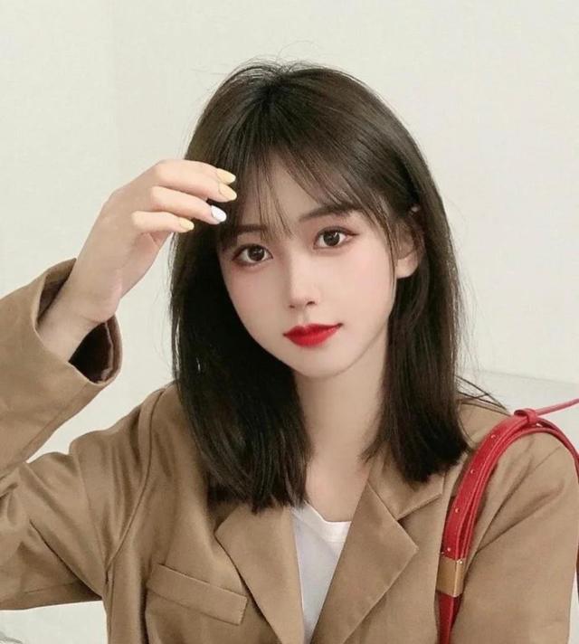 2022年鱼尾气质波浪发型,2020流行发型鱼尾烫