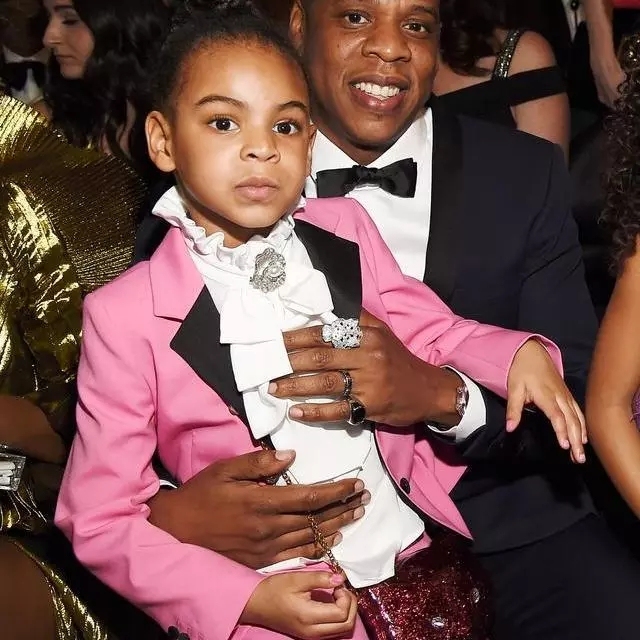 王诗龄戴的珠宝,王诗龄戴卡地亚手镯多少钱