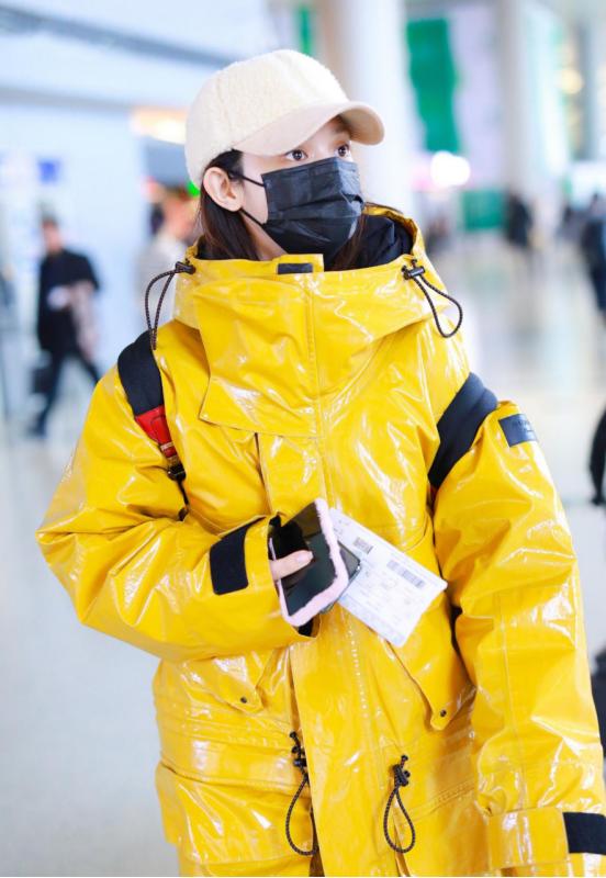 显得不臃肿的棉服,臃肿的棉服怎么穿显瘦又时尚