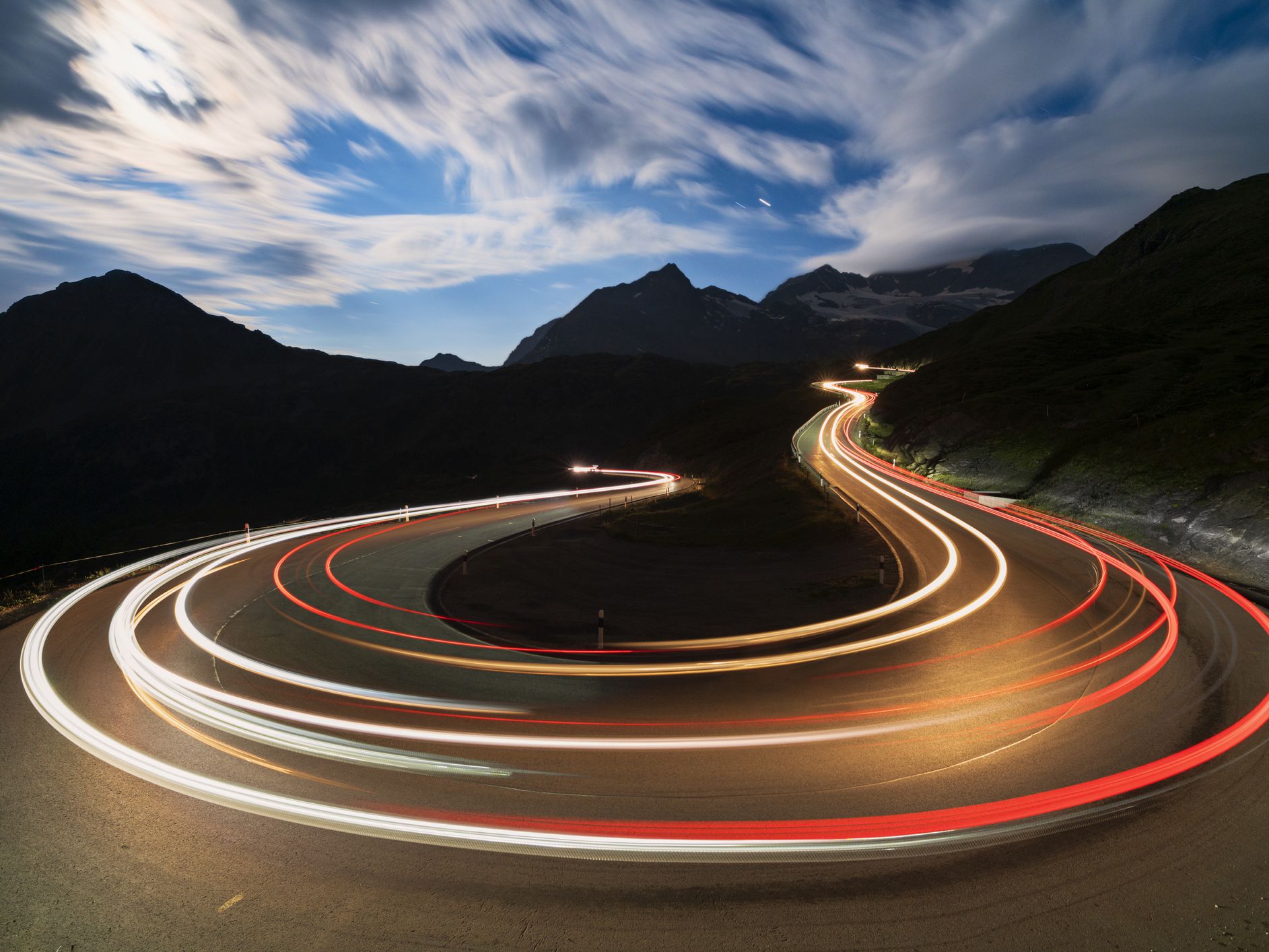 光走一年能到尽头吗,光在一年中所走的距离