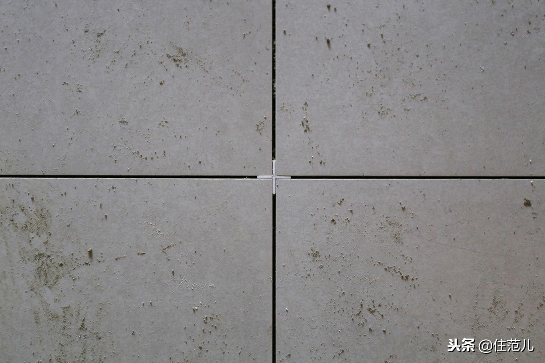 砌墙居然用牛皮纸，这是什么骚操作？