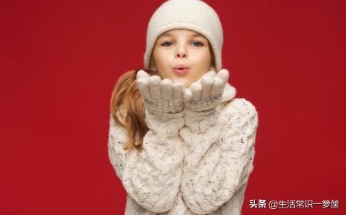 毛衣应如何打理才不会起细毛,毛衣怎么处理不会粘毛