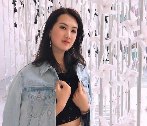 华为小公主：哈佛学霸不当赌王儿媳妇，和王子翩翩起舞组千亿女团