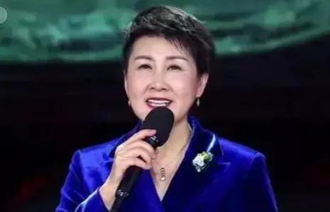 舞台朗诵技巧和发声方法,才艺展示朗诵的技巧和方法