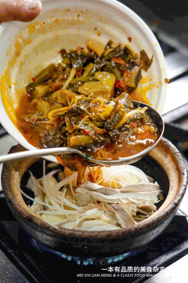 昆明这家小吃店里的传奇男人,17年来让人又嫉妒又欢喜