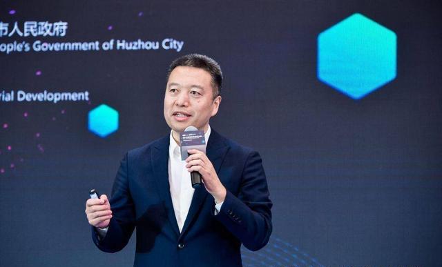 跑t3出行好还是曹操专车好,打车曹操出行跟t3哪个好一些