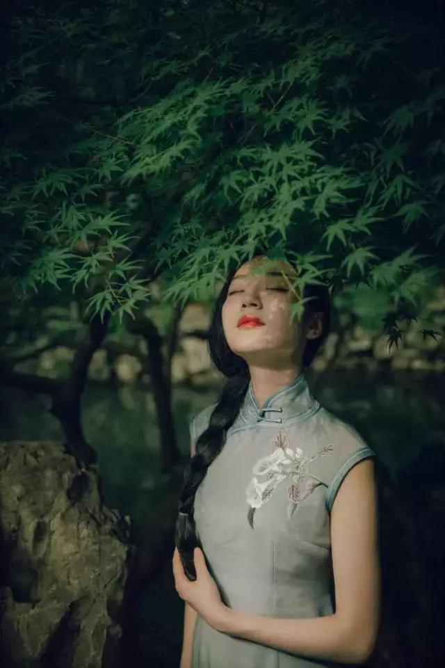 旗袍的倾国倾城,旗袍女人一种倾国倾城的美