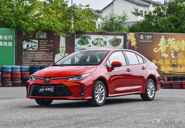 买丰田卡罗拉还是买日产轩逸,轩逸混动卡罗拉双擎跑网约车