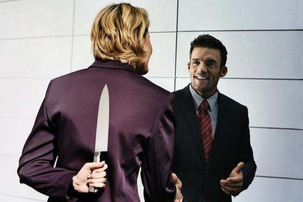 怎样对付算计你的小人,怎么对付算计你的小人