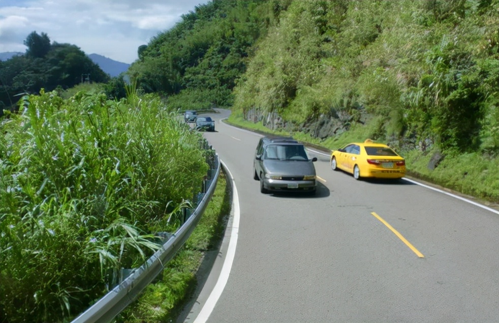 启动时刹车越来越硬怎么回事,刹车突然很硬踩不下去启动不了车