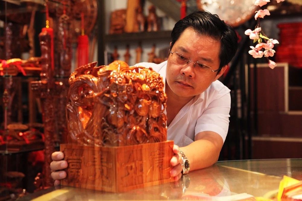 “千门万户曈曈日，总把新桃换旧符”，感悟千年桃木文化