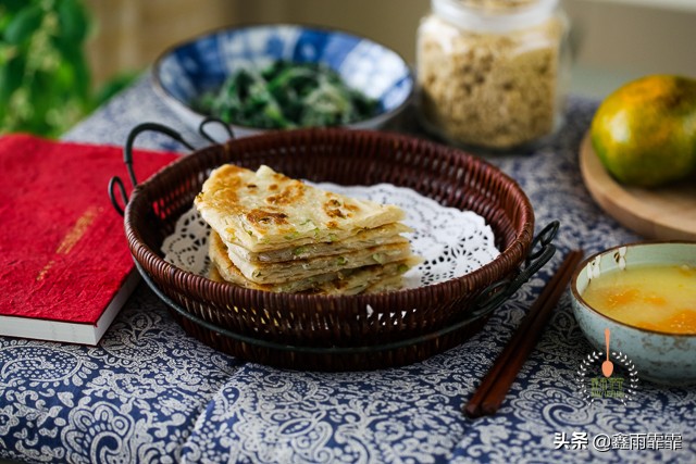 筋饼面怎么和面才松软,到底怎么和面打饼又软又有筋道