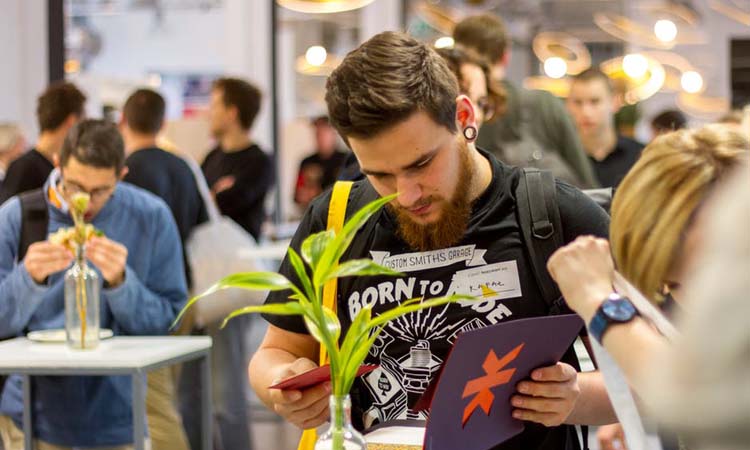 刚上任怎么给下属立规矩,新主管上任下属不听话怎么办