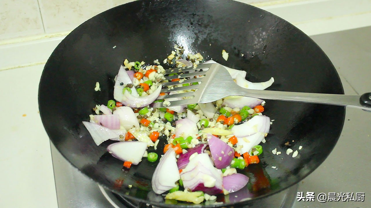 麻辣小龙虾用几种酱料,麻辣小龙虾用什么调料好吃