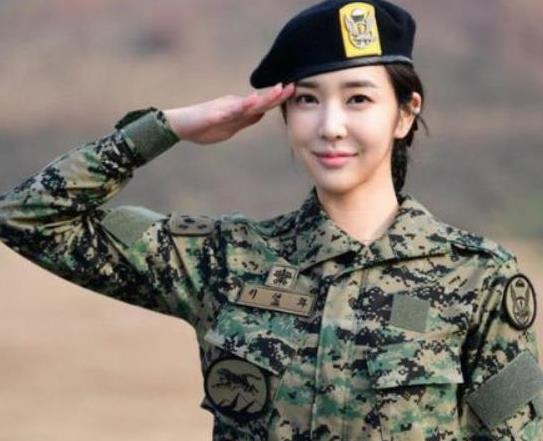 征兵158女生可以报什么兵种,2024年女生刚好158可以征兵吗