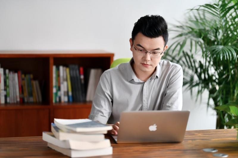 公考面试考官年轻化,国考面试和省考笔试怎么一起学习