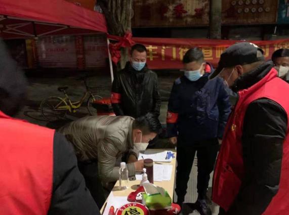 导游运口罩回来,导游带回国外30箱口罩