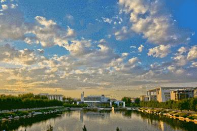 “外国语大学”千万别翻译为“ForeignLanguagesUniversity”！