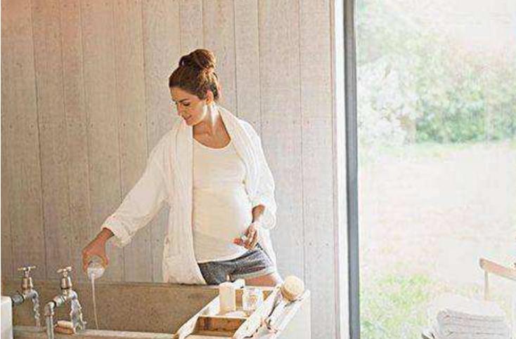孕期洗澡有哪些注意事项,孕妇几天洗一次澡对胎儿有好处