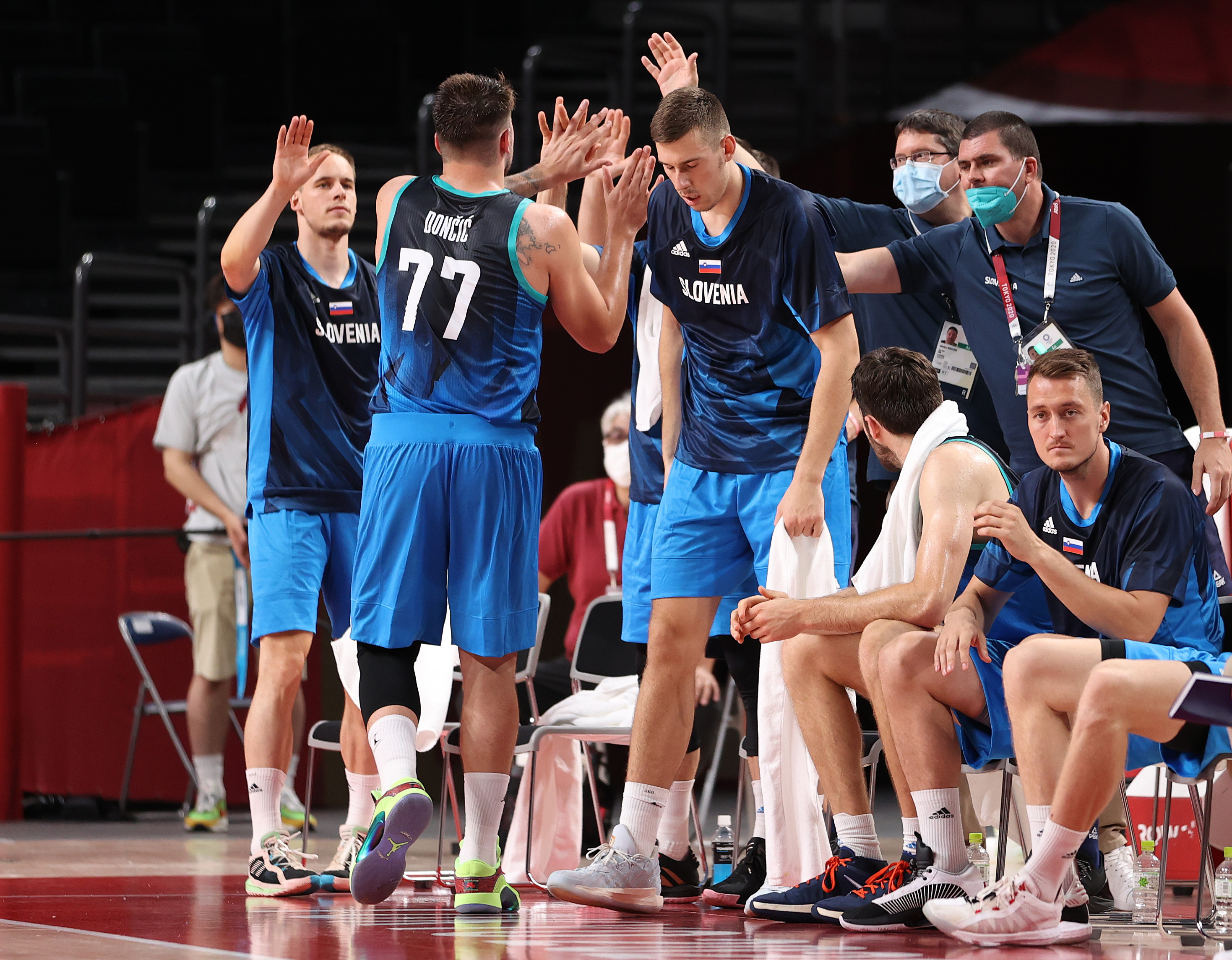 东契奇照片2024,东契奇世界杯照片