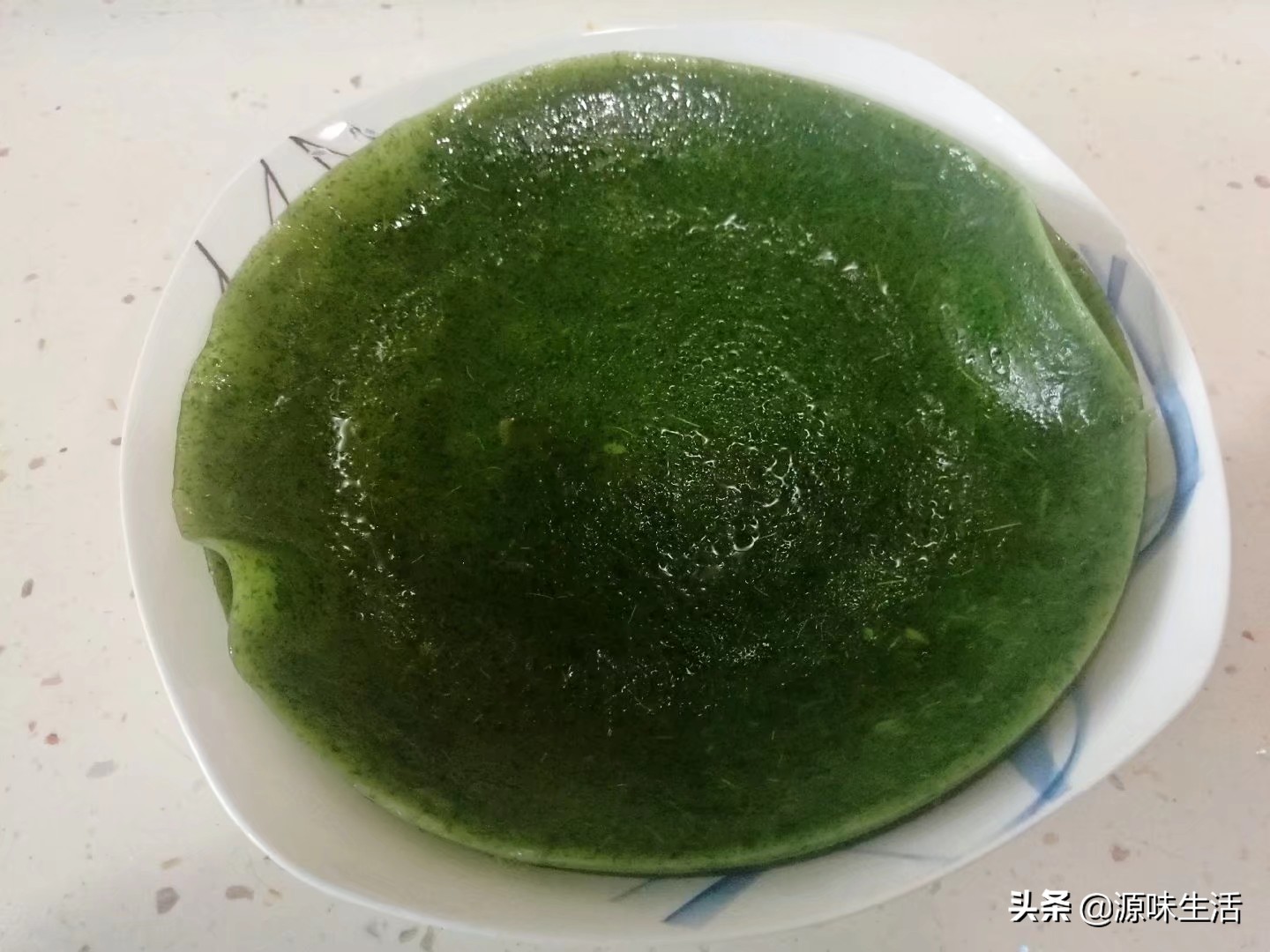 自己在家做凉皮私藏美食大分享,宅在家里做美食陕西凉皮让人垂涎