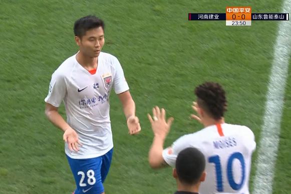 慢镜头回顾五次失误周琦,慢镜头回放武磊假摔