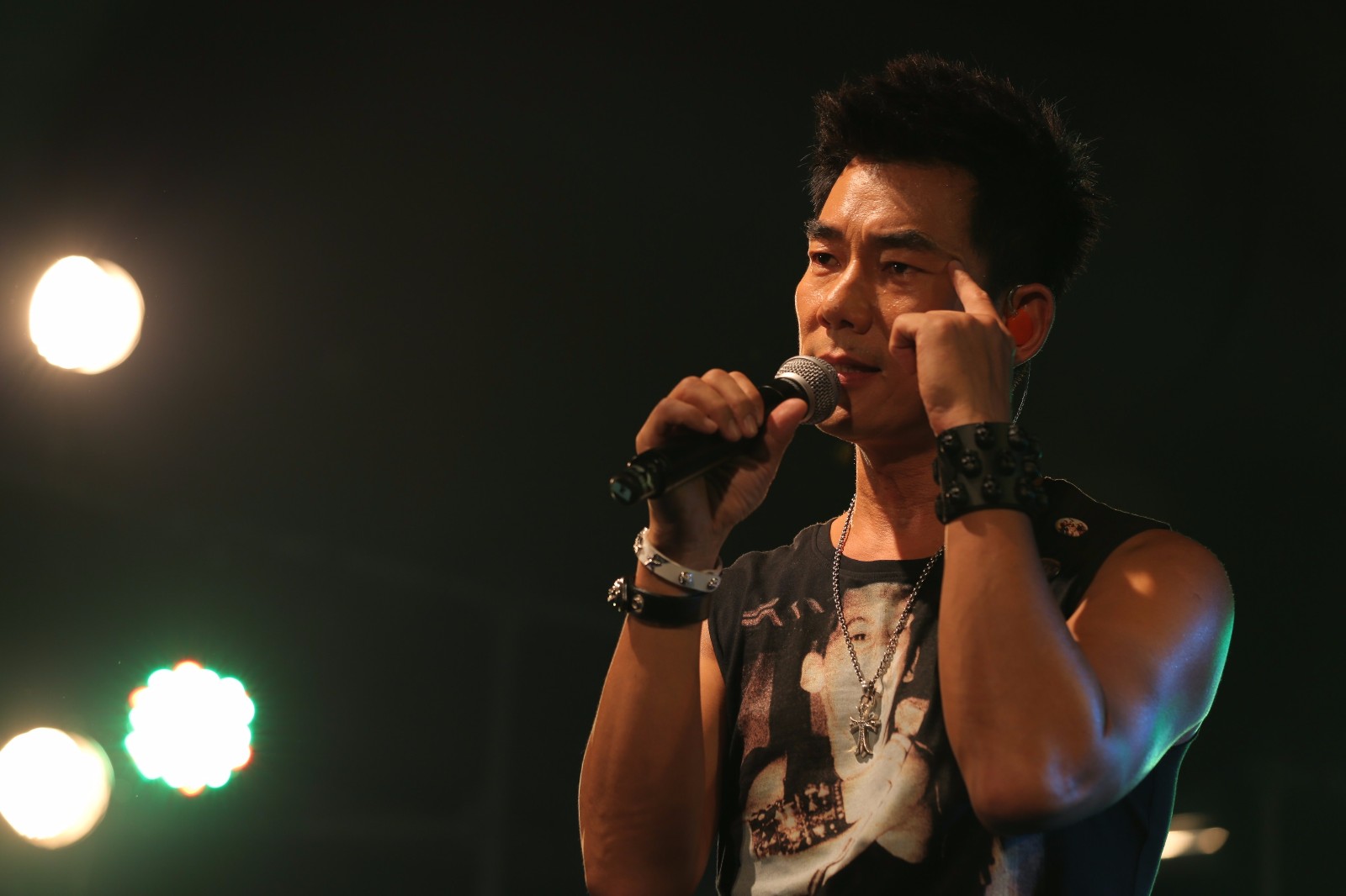 白白增肥到200斤，频繁替兄弟铺路，任贤齐当年难，这些年更难