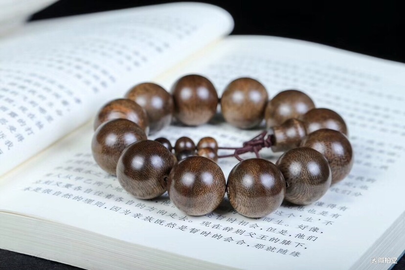 沉香好还是崖柏好,沉香檀香崖柏排名