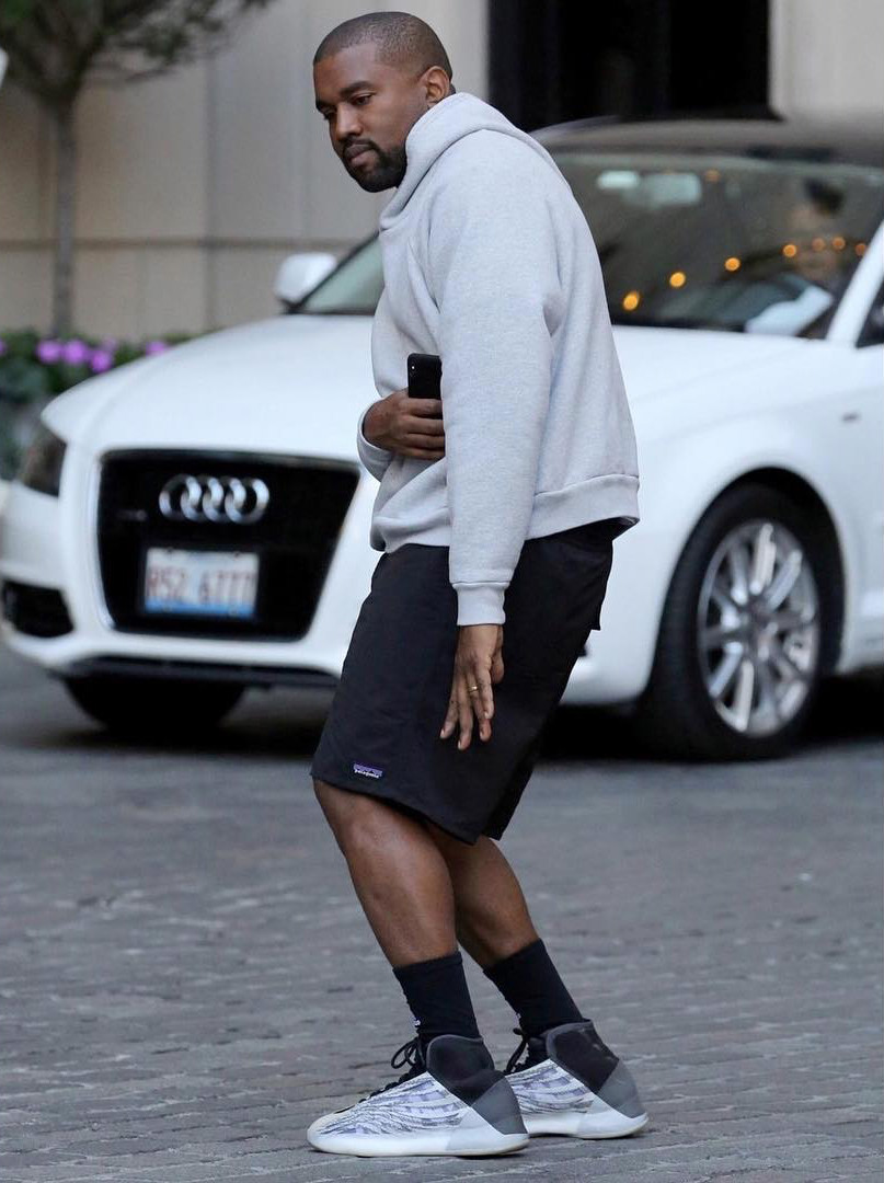 带音乐的发光鞋,发光的球鞋