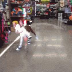 去按脚碰到前女友，怎么化解尴尬