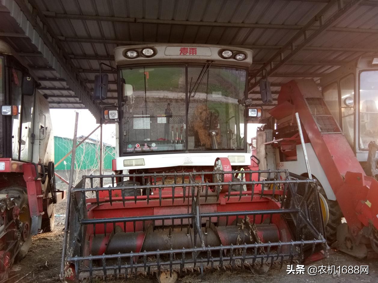 利辛春雨收割机价格,春雨4lz2小麦收割机
