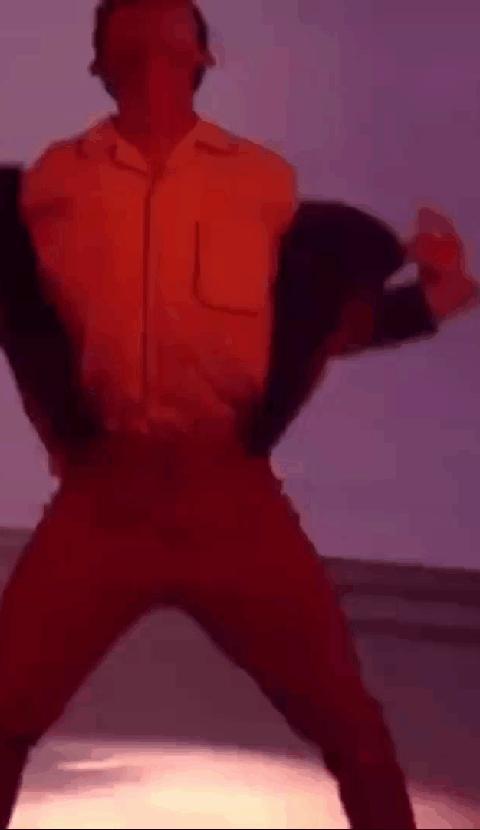 能接受否：男明星的舞蹈动作“顶胯”怎样才不会显得油腻？