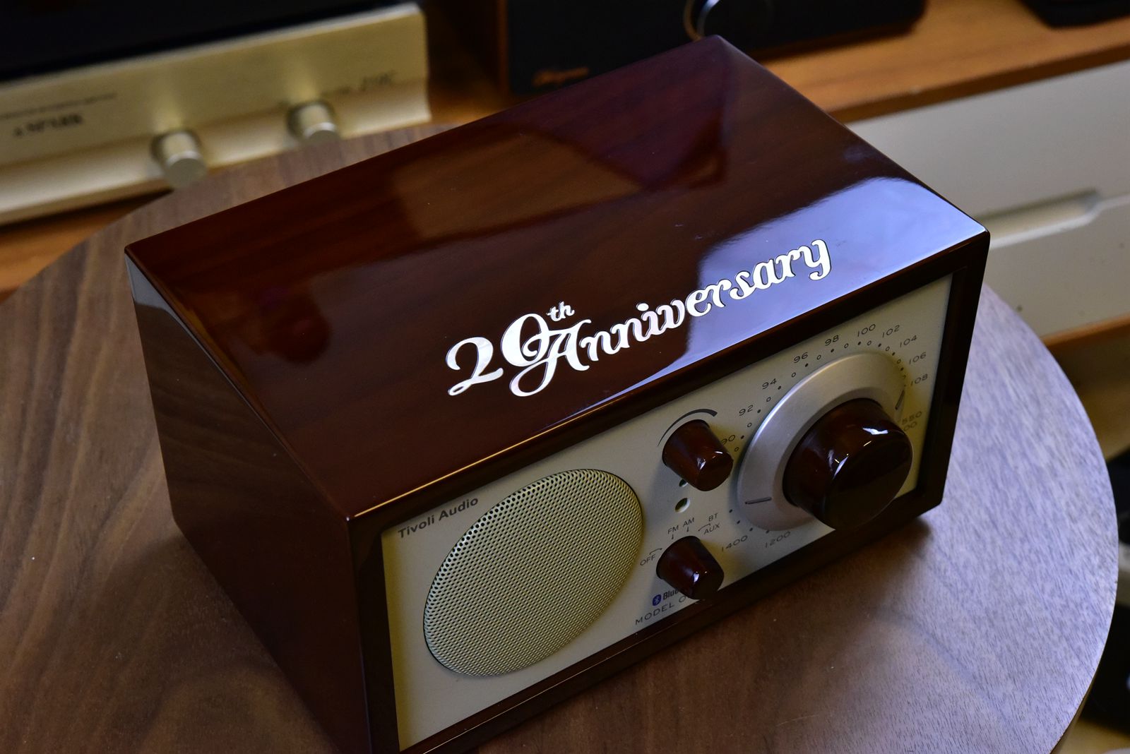 把小众的收音机做成高大上的艺术品，有一种气质叫做流金岁月