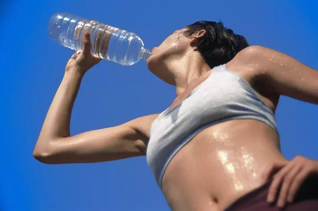 林俊杰演唱会结束的戒断反应,林俊杰中途呼吸困难的视频