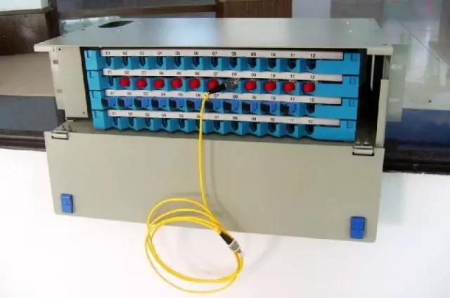 光纤跳线和光端盒法兰盘怎么连接,光纤终端盒与法兰盘区别