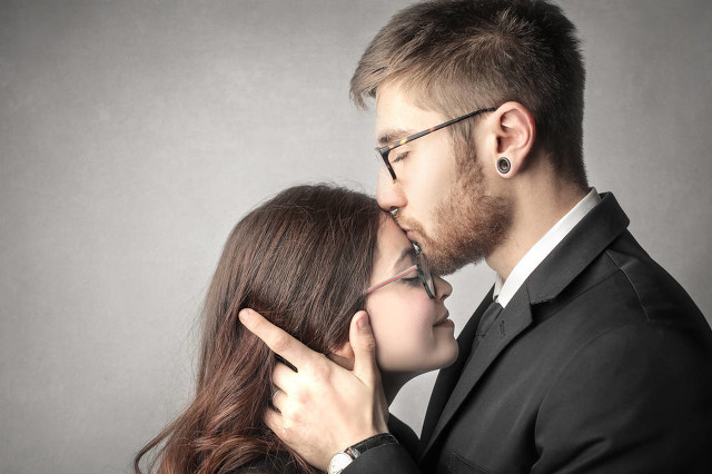 一个男人真的爱你时是怎样的,一个50岁男人真的爱你有哪些表现