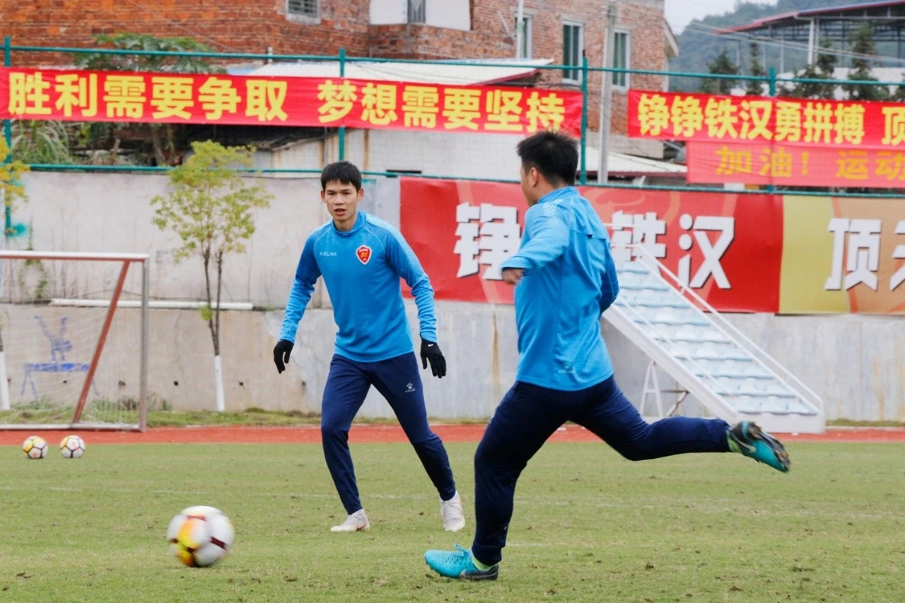 广东华南虎广州恒大,梅州铁汉生态队对恒大