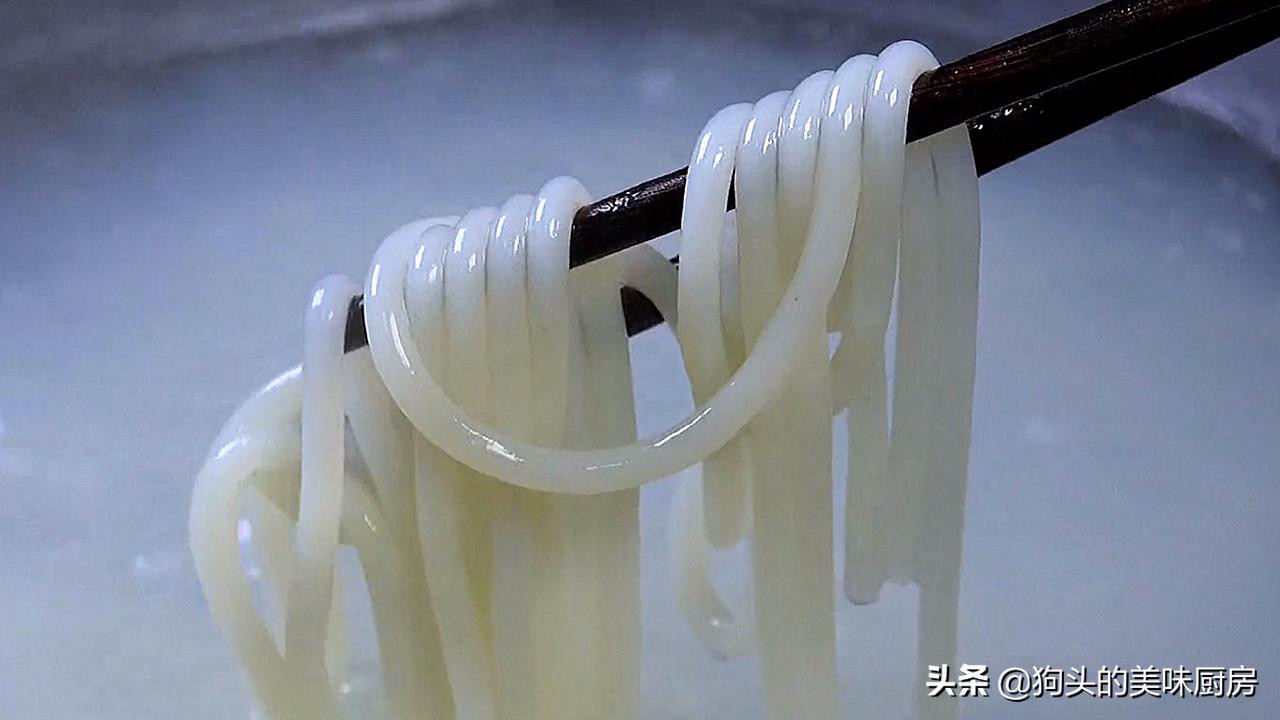 香辣过瘾的新疆米粉,怎么做又香又辣又好吃的米粉