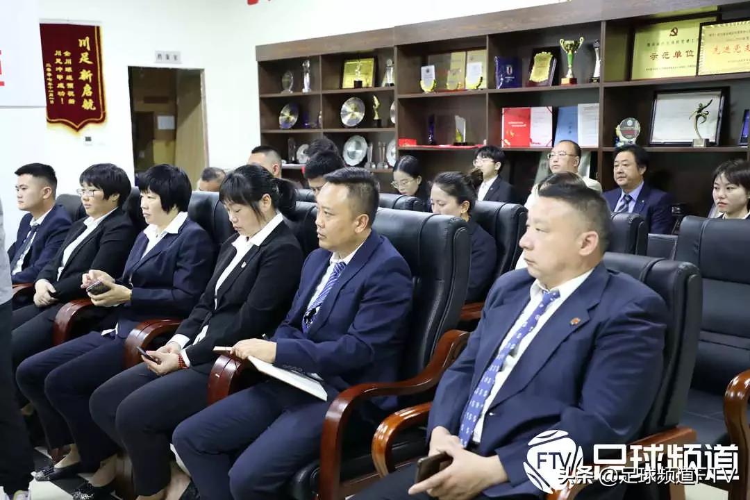 足球协会合作协议,足球俱乐部与政府签约仪式