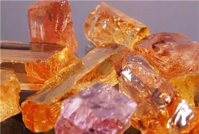 玉石鉴别最简单方法原石,沱江玉石原石的鉴别