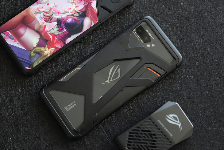 rog游戏手机5用后感受,用了五天的手机卖7500值吗