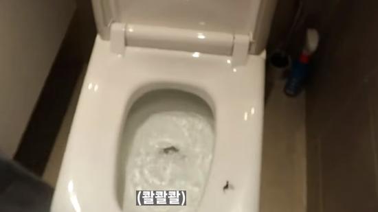 韩国女生独居公寓,韩国美女晒衣服