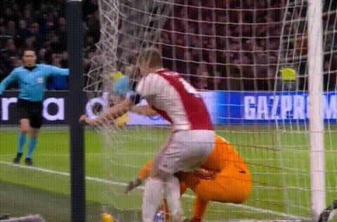 穆勒欧洲杯失单刀跪地,穆勒世界杯进球瞬间