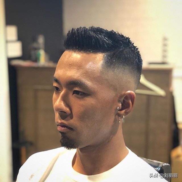 男士周边光发型,男士什么样的发型看起来阳光